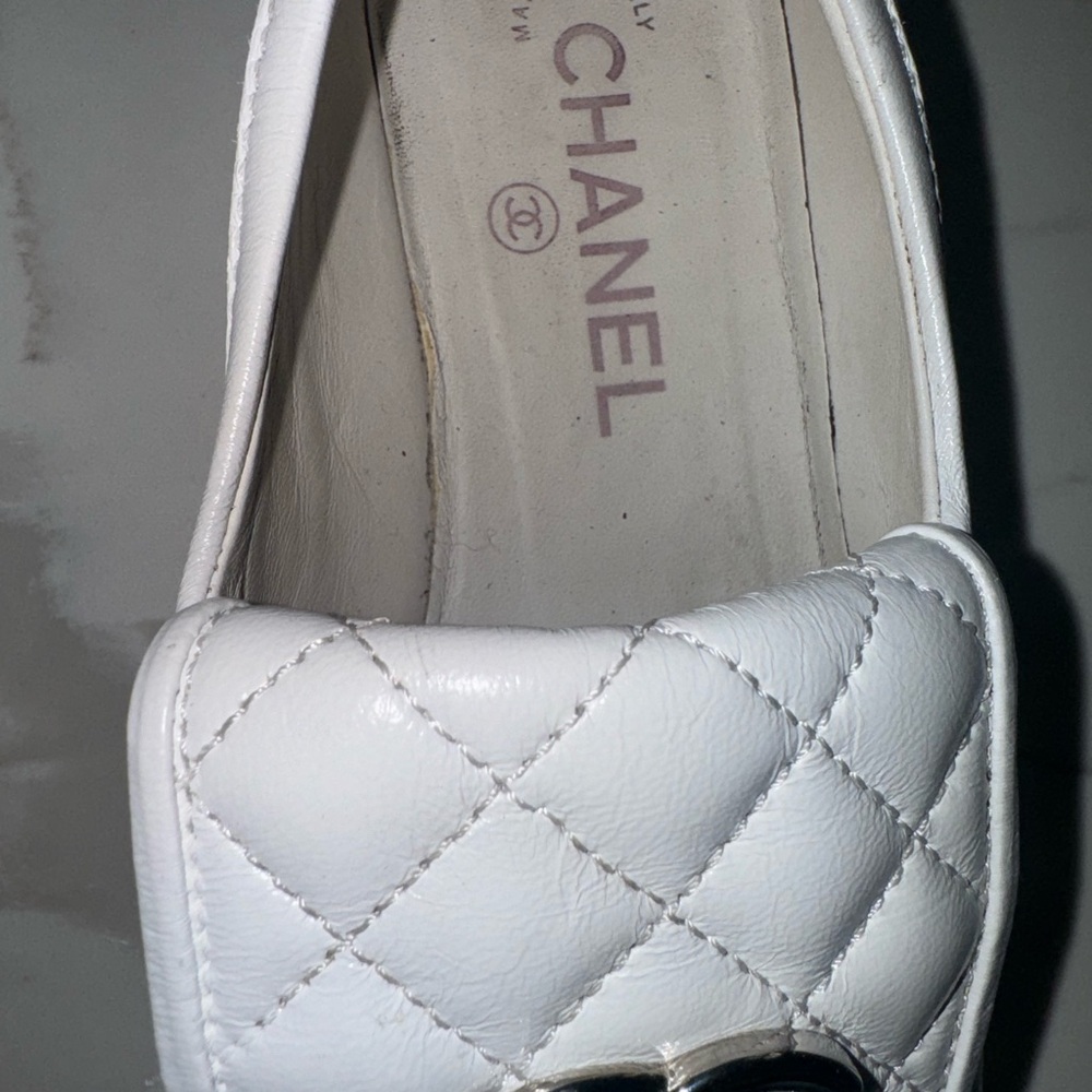 Authentic White Chanel Interlocking Cc Logo Leath… - image 6